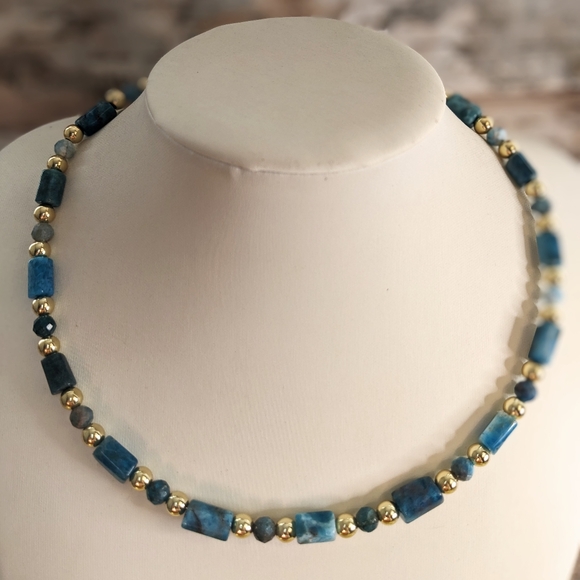 Genuine Blue Apatite Stones & Gold Beads In Round Choker Necklace - Picture 4 of 9